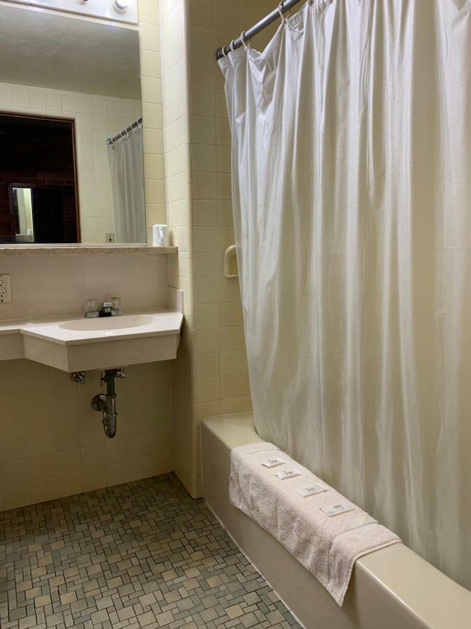 שמפיין The Lincoln Lodge Urbana מראה חיצוני תמונה